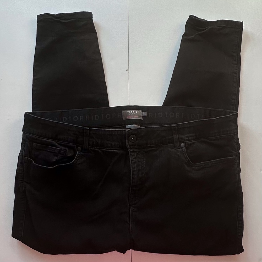 Torrid Bombshell Skinny Premium Stretch Black‎ Denim Jeans Women’s 26 R